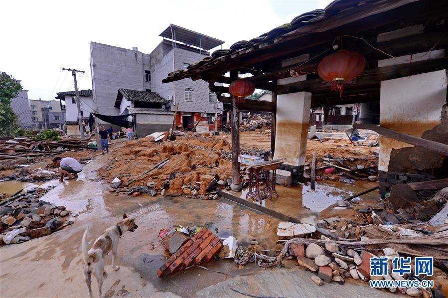 福建闽清:洪水肆虐致10人死亡11人失踪
